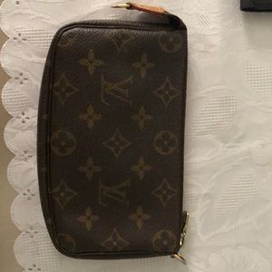 LV change purse